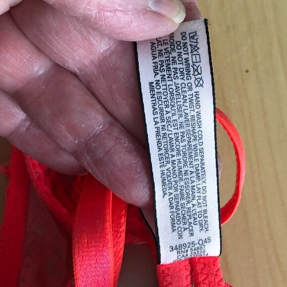 Victoria's Secret Padded Push Up Lace Demi Bra 34C - NEW - Picture 8 of 8